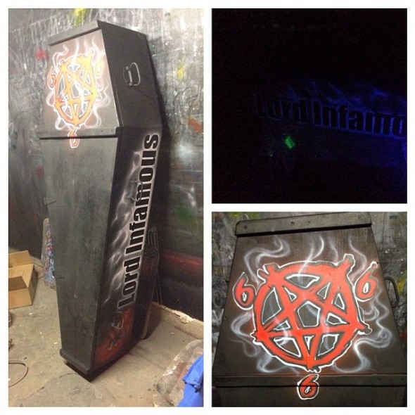 Shouts to @Art_By_D_Weaver for his airbrushed artwork on the Sinners Tour Set